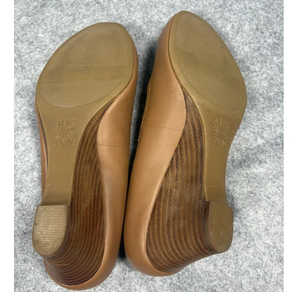 Naturalizer Round Toe Wedge Pumps 8.5 M Tan Leather Comfort Office Shoe‎